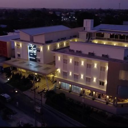 Grand Vilia Hotel Langgur Εξωτερικό φωτογραφία